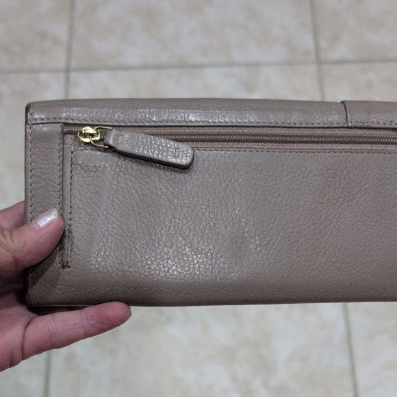 Radley London Beige Leather Wallet - Picture 3 of 12